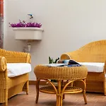 La Casa Sulla Piazza - Con Giardino Vakantiehuis *