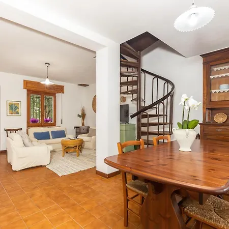 La Casa Sulla Piazza - Con Giardino