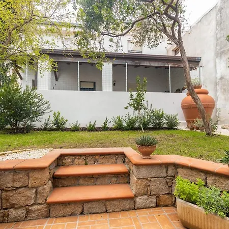 La Casa Sulla Piazza - Con Giardino
