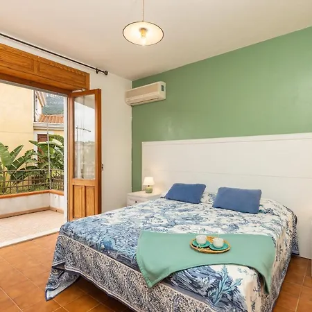 La Casa Sulla Piazza - Con Giardino